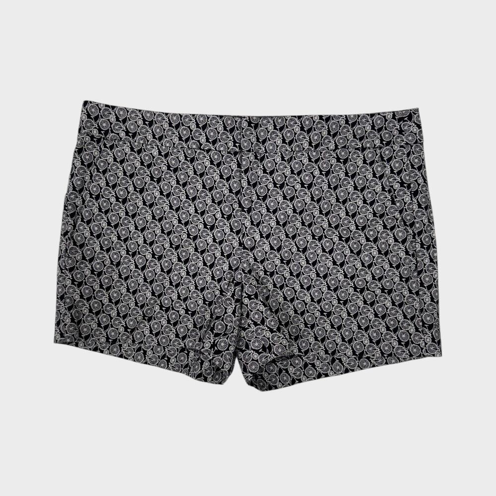 Banana Republic Factory Hampton Fit Size 12 Shorts Black White Pattern
